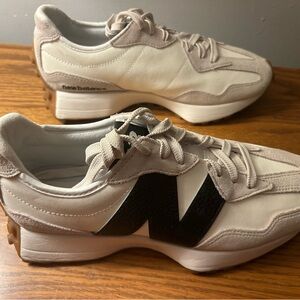 Women’s New Balance 327